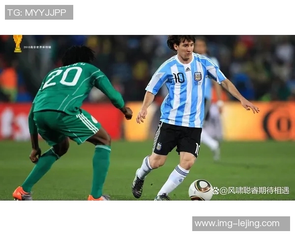 足球砸着耳朵的瞬间感受与激情碰撞的故事